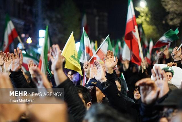 گرامیداشت یاد و نام ۹ شهید دانشمند هستهای در اجتماع شبانه کرمانشاه