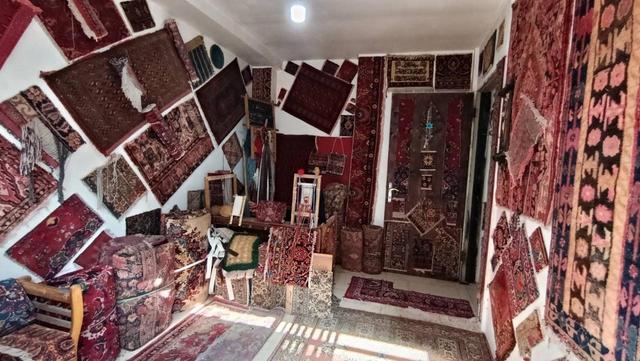 رفوگر؛ جراح فرش و معجزه‌گرِ هنرِ باستانی است