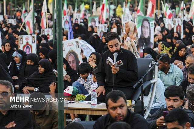 مراسم دعای عرفه در جوار شهدای دانش آموز میناب