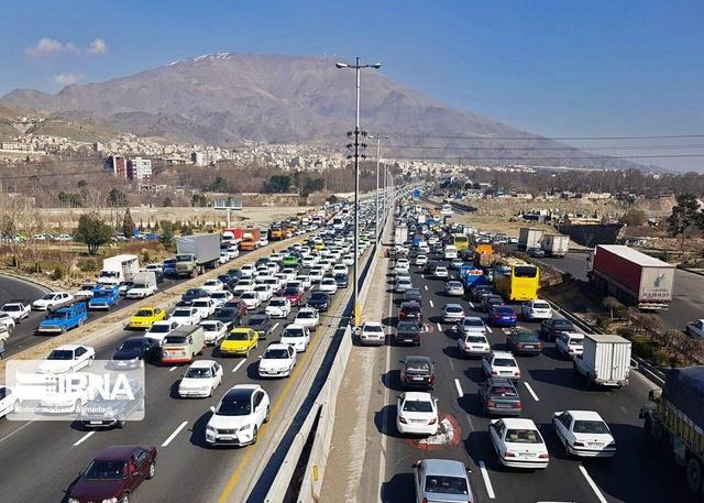 ورود بی‌سابقه مسافران و انباشت ۱۴۰ هزار خودرو در جاده‌های مازندران/ زمان سفر مدیریت شود