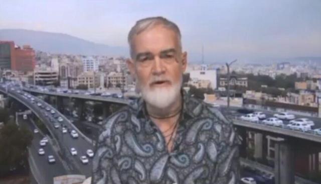 کهنه‌ساز آمریکایی: بعد از مرگ مادرم اینگونه که در میناب گریه کردم، اشک نریخته بودم + فیلم