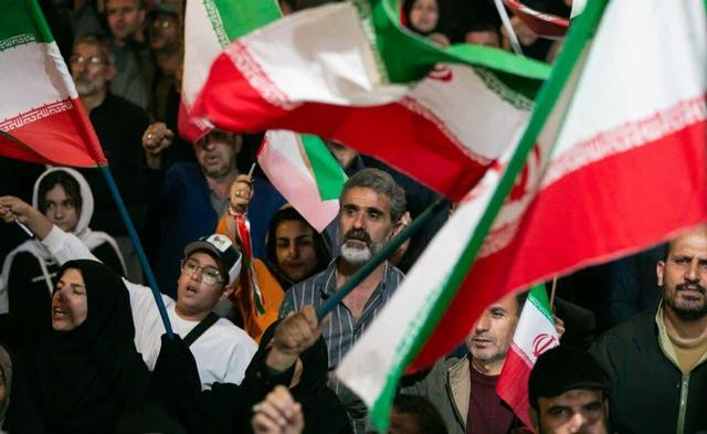 شریف‌آباد همچنان بیدار؛ تداوم حضور مردمی در نودمین شب