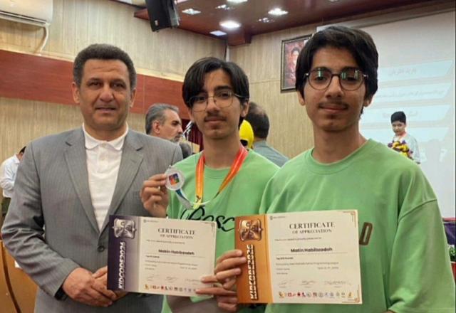 نقره و برنز جهانی برنامه‌نویسی برای دانش‌آموزان تبریزی