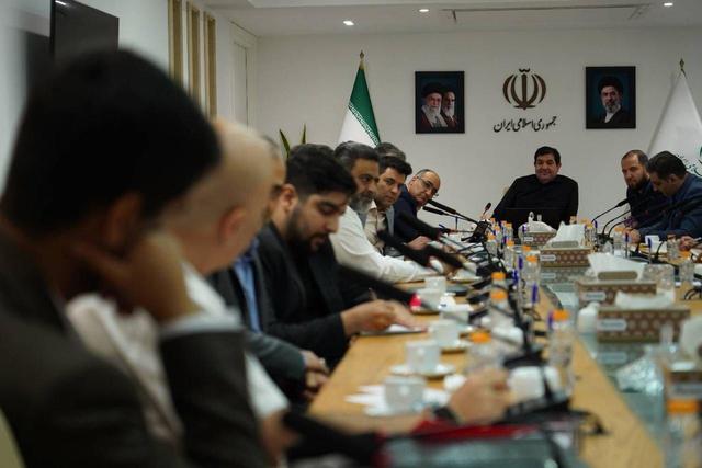 مخبر: تنها راه حل مشکلات کشور قوی شدن از راه علم و فناوری است