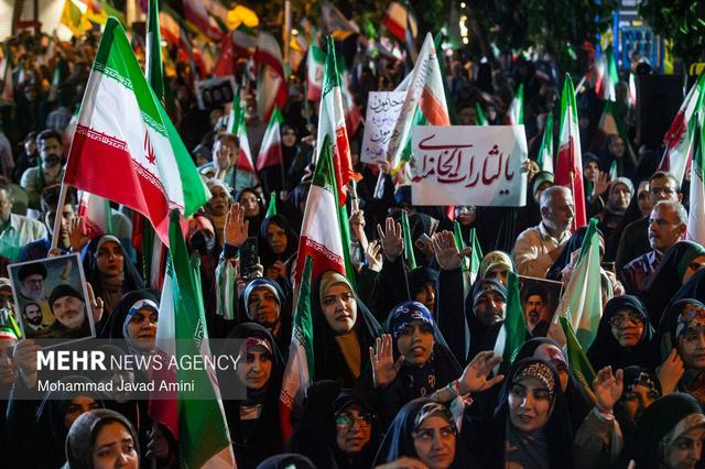قزوین در شب نودویکم؛ خیابان‌ها همچنان میزبان حماسه مردمی