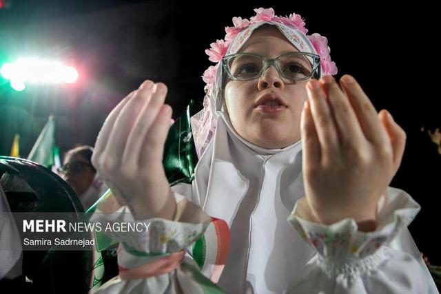 جشن تکلیف دختران آزادشهری در موج نود و یکم همدلی مردمی برگزار شد