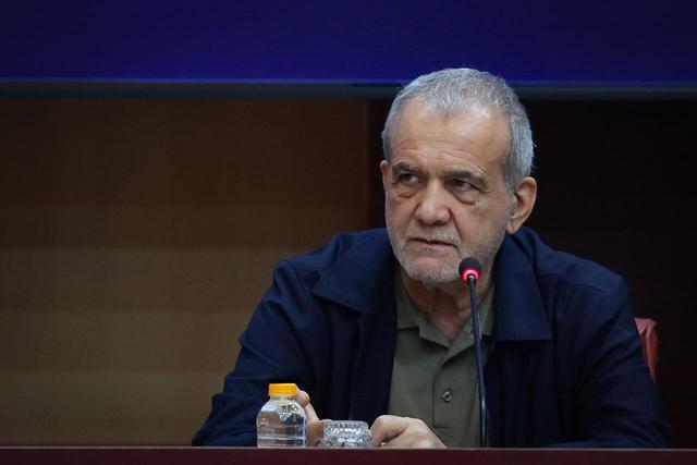 انتقاد دوباره پزشکیان از برنامه‌های صداوسیما/ رسانه ملی نیازمند بازنگری جدی است