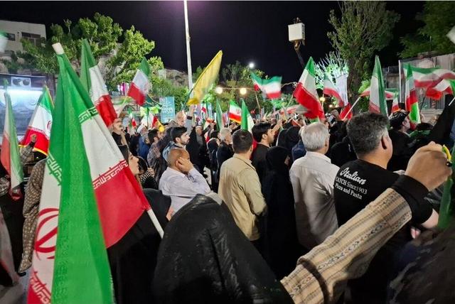 حماسه‌سازی تبریزی‌ها برای بیعت با رهبری در نود و دومین اجتماع شبانه