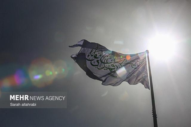 برافراشته شدن پرچم بارگاه امام علی(ع) در شیراز