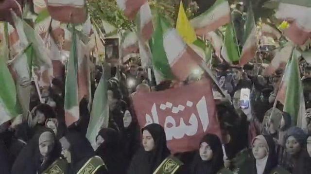 ۹۳ مین تجمع شبانه مردم ارومیه در پاسخ به ندای رهبری در خیابان