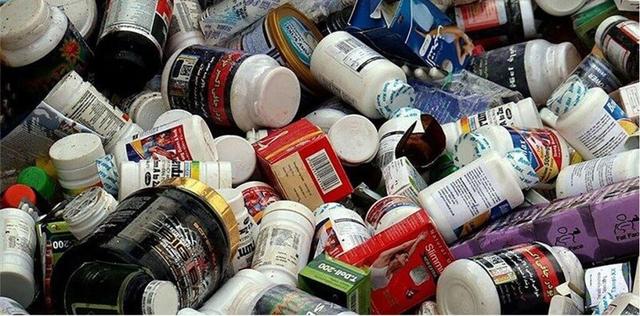 انبار خانگیِ بحران؛ وقتی قفسه دارو به «سرمایه مرده» تبدیل میشود