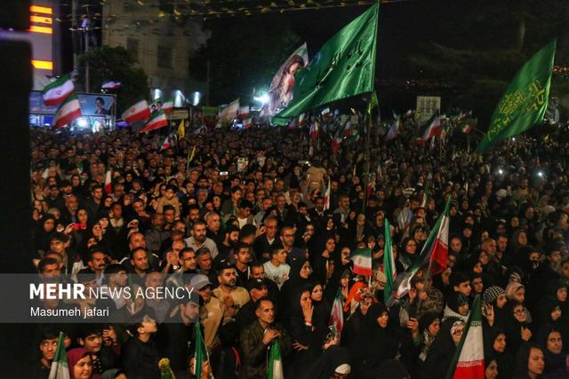 برگزاری یادواره شهدا خانواده رهبر شهید در دلگان