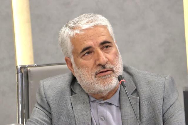 بیاتی :حمل‌ونقل عمومی رایگان، راهکاری برای کاهش ترافیک و هزینه‌های شهروندان است