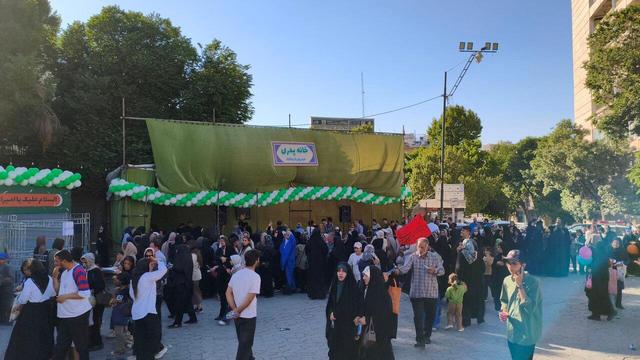 تکاپوی مردم همدان پیش از آغاز مهمانی کیلومتری غدیر