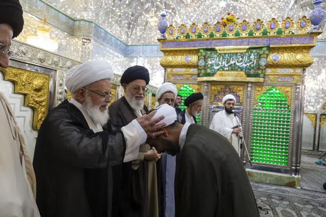 مراسم عمامه‌گذاری جمعی از طلاب حوزه علمیه یزد