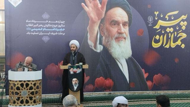 امام جمعه خوی: امام خمینی غدیر را در عصر حاضر احیا کرد