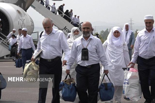 بازگشت ۱۶۰۰ حاجی گلستانی از سرزمین وحی؛ آخرین پرواز ۲۴ خرداد