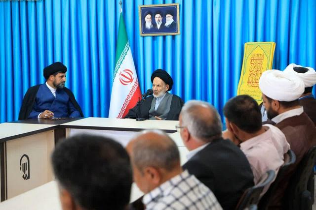 امام جمعه بیرجند: وحدت مردم و مسئولان رمز پیروزی‌های گذشته و آینده ایران است