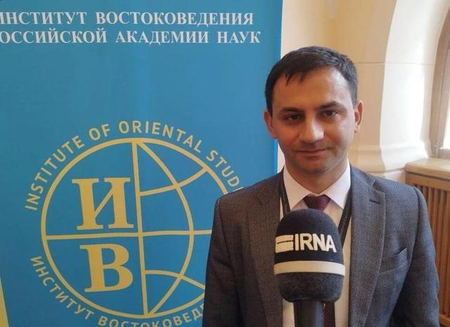کارشناس روس: اتحاد حول محور رهبری رمز موفقیت ایران بود