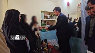 دادستان مرکز استان فارس با خانواده یک زندانی نیازمند دیدار کرد