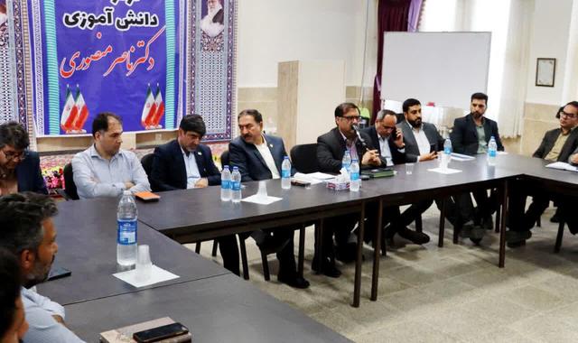 بررسی مطالبات روستاهای بخش امیریه با حضور مسئولان شهرستانی؛ تأکید مخابرات دامغان بر توسعه خدمات ارتباطی روستایی