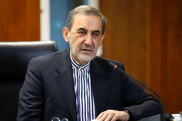 ولایتی خطاب به آمریکا: امنیت امروز بابالمندب، نباید دشمن را دچار خطای محاسباتی کند؛ حلقههای مقاومت توان قفل کردن هر دو آبراه را دارند/ انتخاب با شما است؛ توقف حماقت یا ورود به موازنه ضابطهمند شدن دو تنگه