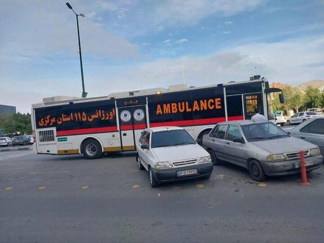تصادف زنجیره‌ای میان سه دستگاه خودرو در ساوه ۱۹ مصدوم بر جای گذاشت