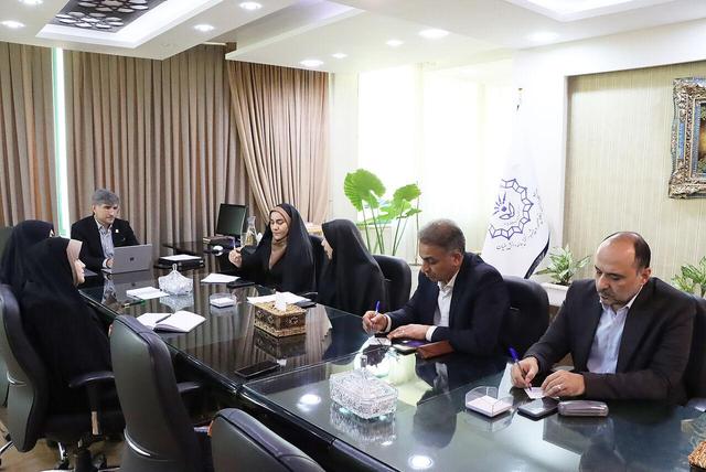 بازنگری سند ارتقای زنان کرمانشاه با رویکرد علمی و فناورانه در دانشگاه رازی