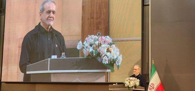 پزشکیان: اینکه دشمن خیال کند می‌تواند فرماندهان‌مان را به‌راحتی به شهادت برساند، قابل‌قبول نیست.