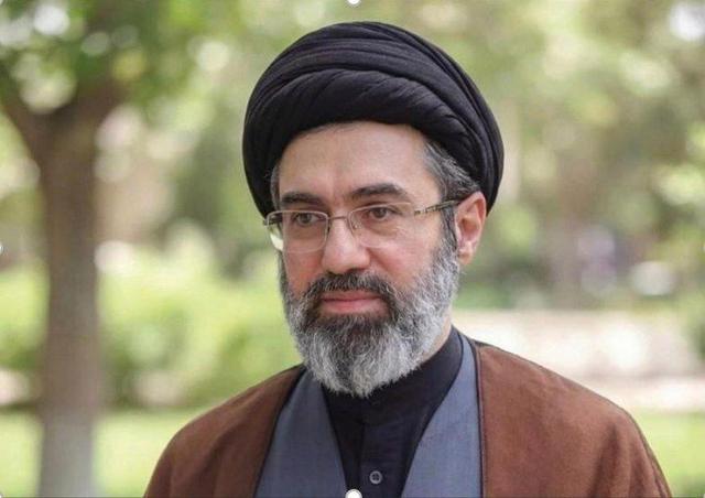حکم رهبرانقلاب برای انتصاب اعضای هیات‌ مدیره مرکز خدمات حوزه‌ها