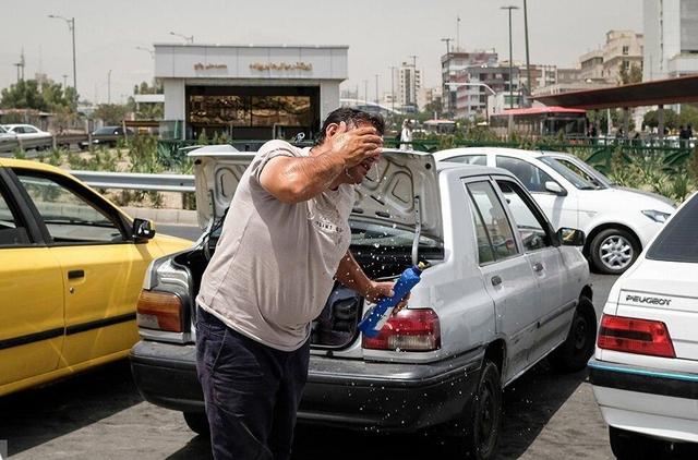 باد شدید و گرد و خاک در راه تهران؛ دما به ۳۶ درجه می‌رسد