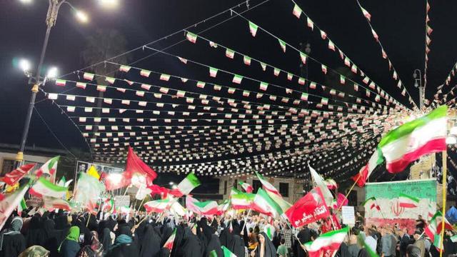حضور حماسی مردم رودسر در شب صد و دوم تجمعات خیابانی