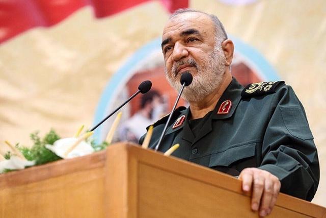 دختر شهید سلامی: ملت ایران تهدید را به فرصت تبدیل می‌کند