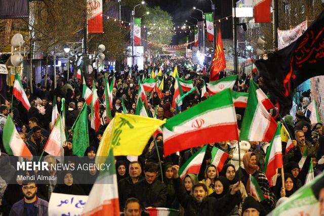 حماسه حضور زنجانی‌ها در یکصد و سومین شب از شب‌های حضور در میدان