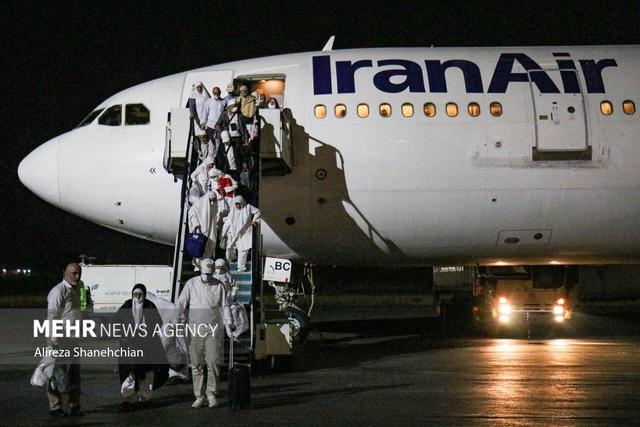 ورود ۲۳۴ زائر هرمزگانی و کرمانی از سرزمین وحی به فرودگاه شیراز