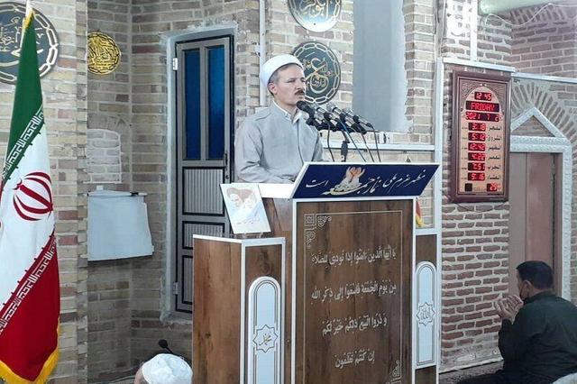 امام جمعه مهاباد: شهدا با خون خود وحدت و همبستگی را به ارمغان آوردند