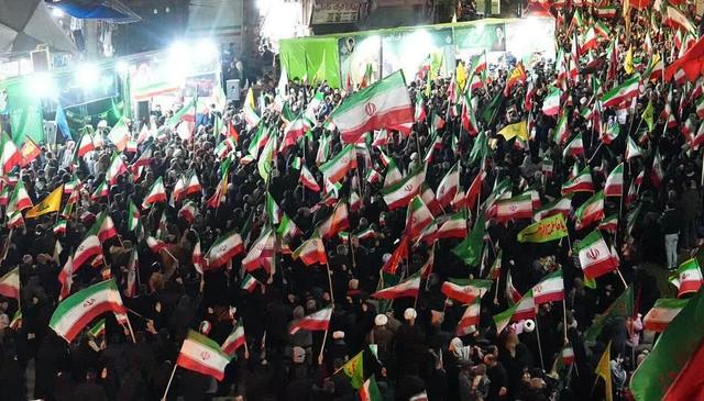 تجدید میثاق مردم ارومیه در لبیک به ندای رهبری