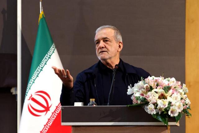 پزشکیان: تصمیم‌گیری درباره جنگ و مذاکره بر عهده رهبری و شورای عالی امنیت ملی است