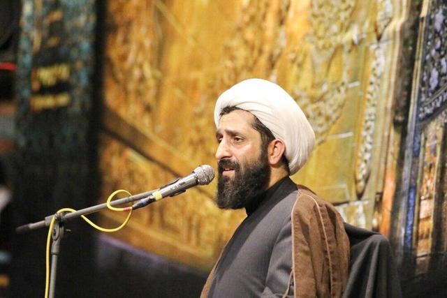 مکتب عاشورا نسخه ایستادگی در برابر سلطه است