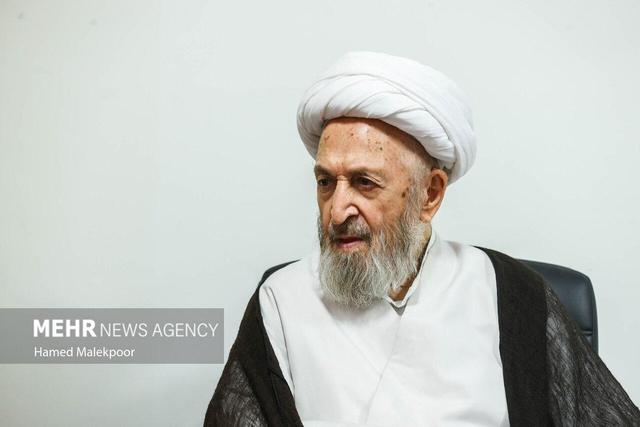 تأکید آیت‌الله سبحانی بر ورود حوزه‌های علمیه به مباحث نوپدید