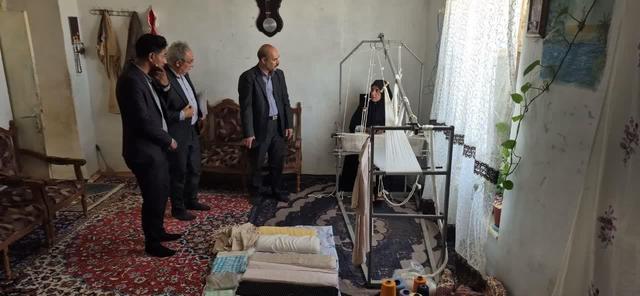 کارگاه‌های صنایع‌دستی تجمیعی شهری و روستایی در شهرستان صالح‌آباد ایجاد می‌شود