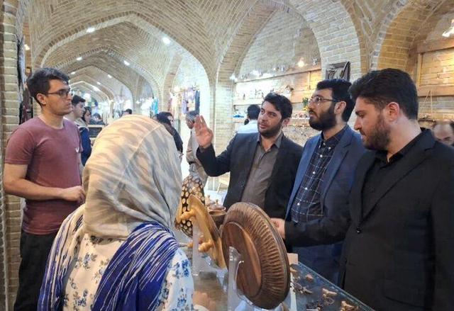 مشاور وزیر تعاون: تولیدات هنری کردستان جایگاه ویژه‌ای در توسعه اقتصاد محلی دارند