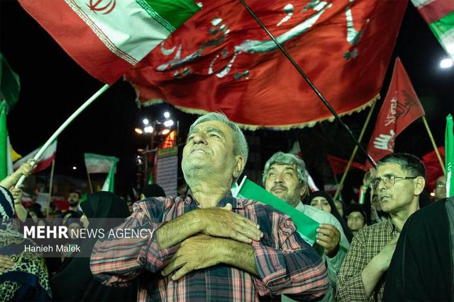 صد و دهمین شب تجمع مردمی در اسفرورین