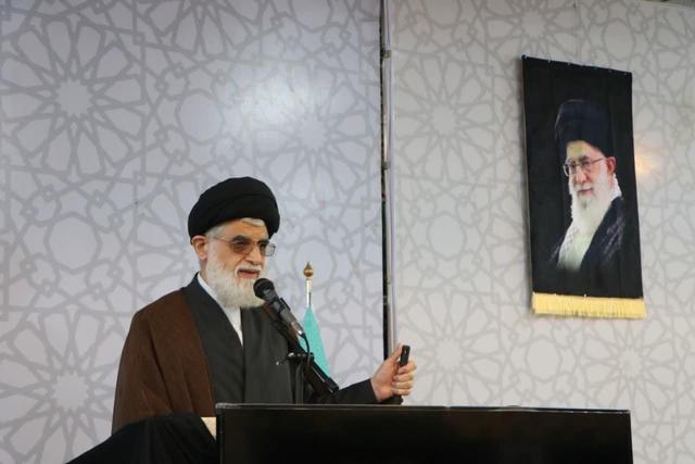 امام جمعه بندرانزلی: مردم تا تحقق کامل مطالبات رهبر انقلاب در صحنه می‌مانند