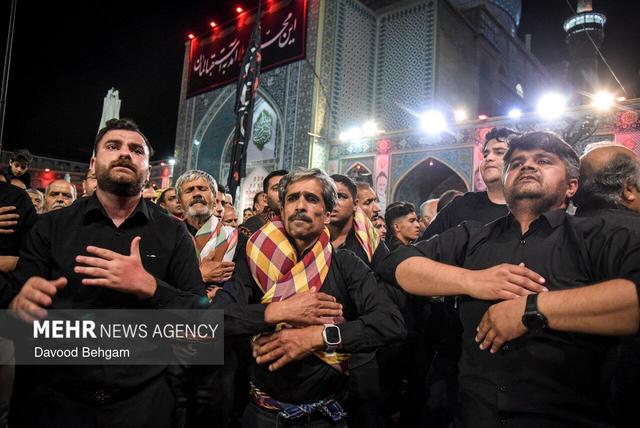 عزاداری و تجمع مردم بجنورد در شب پنجم محرم در میدان شهید