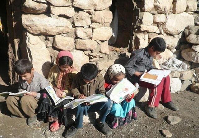 تلاش برای برچیده‌شدن ۷۰ مدرسه «سنگی» در لرستان