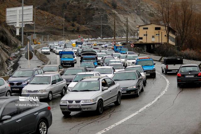 ترافیک سنگین در هراز و محورهای منتهی به تهران/تردد در جاده‌های شمالی روان است