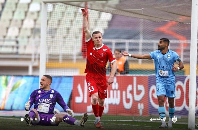 دو ستاره خارجی پرسپولیس بی‌خانمان شدند