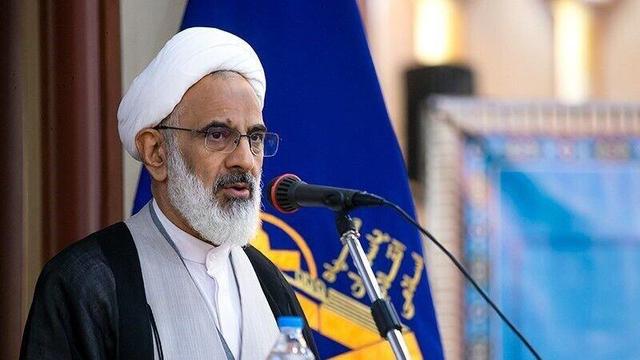نماینده رهبری در سپاه: به مذاکره‌کنندگان اعتماد داریم، اما به آمریکا هرگز!