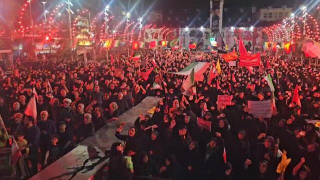 آیین دمام زنی در صد و چهاردهمین تجمع شبانه مردم رشت